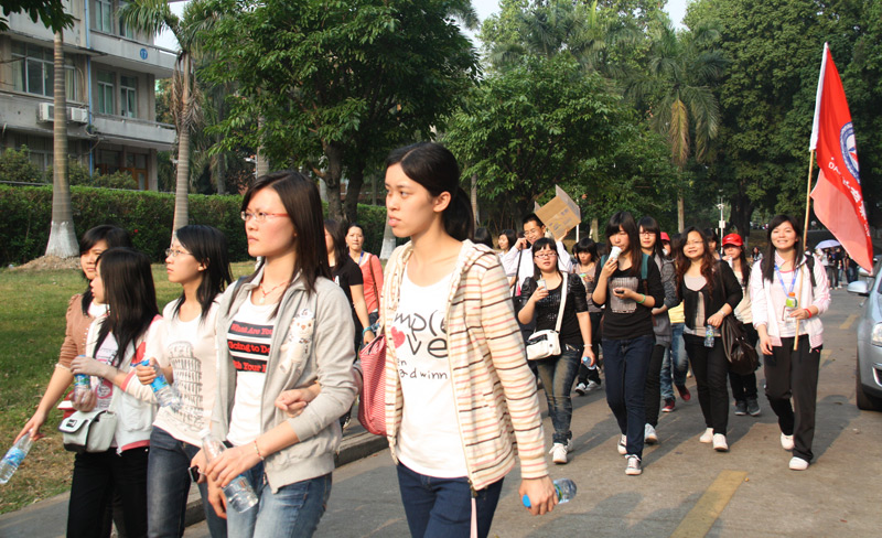 ���ܻ�ʦ��У��ɣ�������ͷ�����������